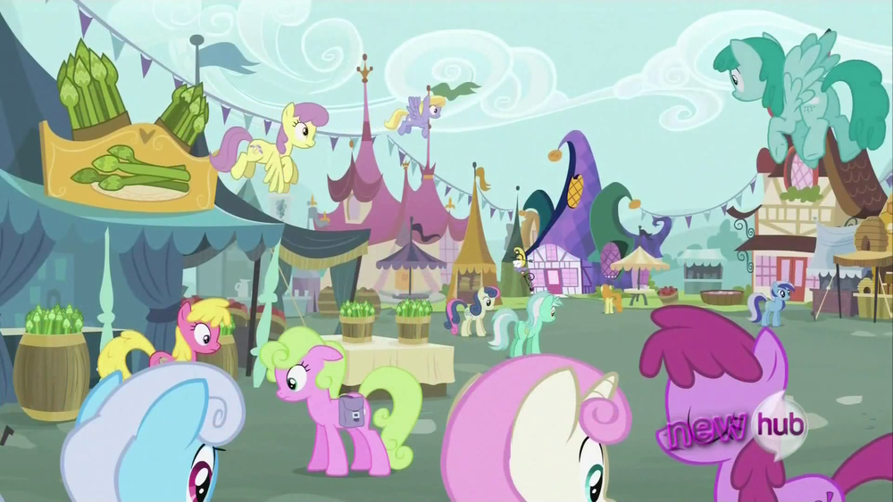 1000px-Background_ponies_in_the_market_S