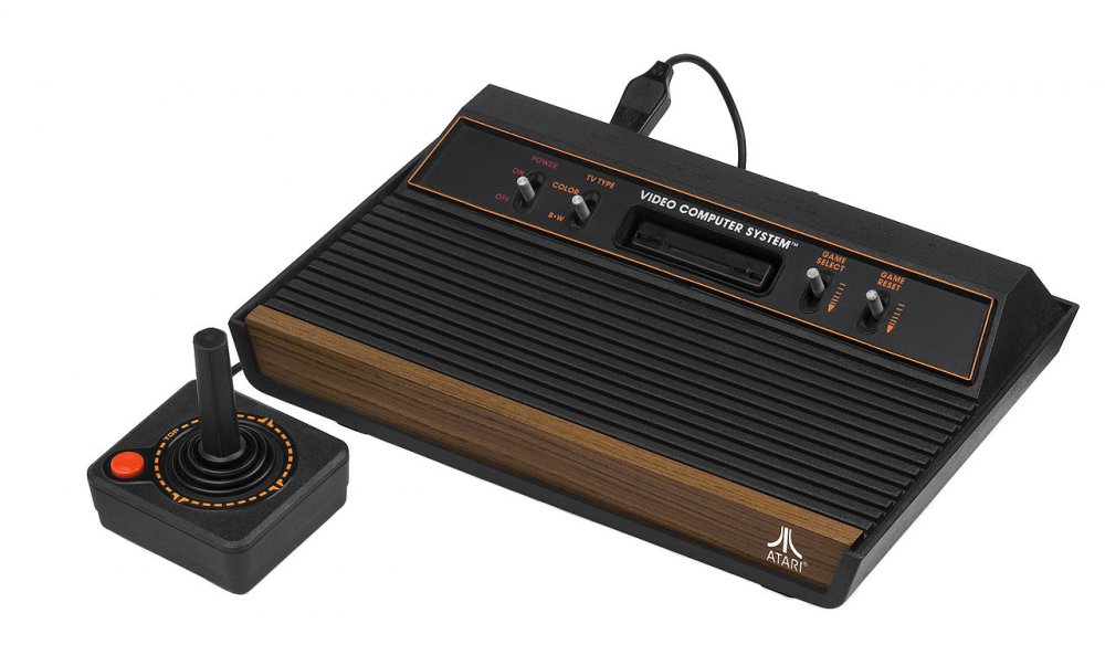 1280px-Atari-2600-Wood-4Sw-Set.jpg
