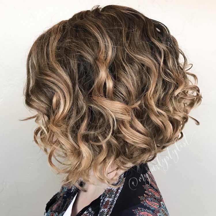 14-messy-wavy-dark-blonde-bob.jpg