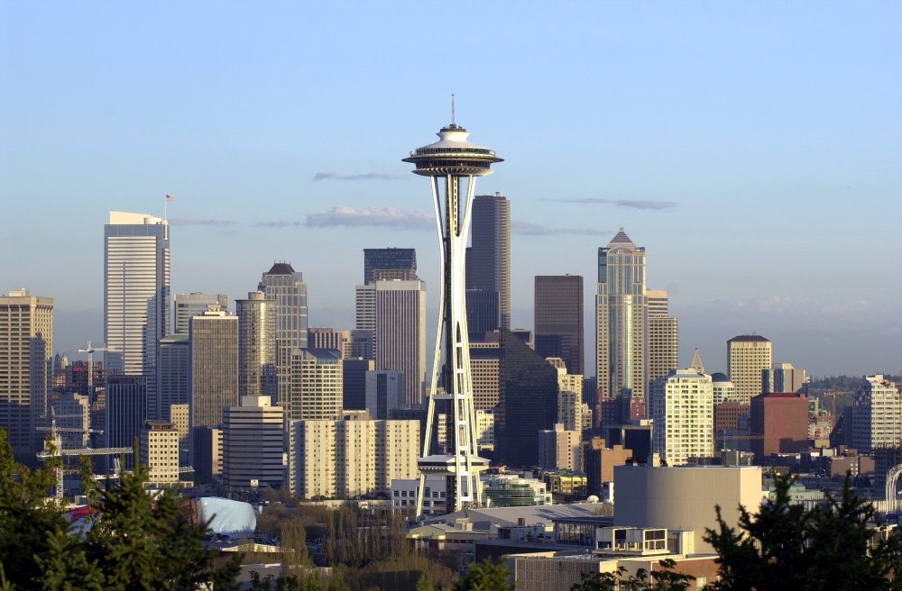 Space_Needle_and_skyline_from_Kerry_Park