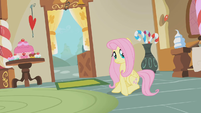 201px-Fluttershy_coming_to_a_halt_S1E10.