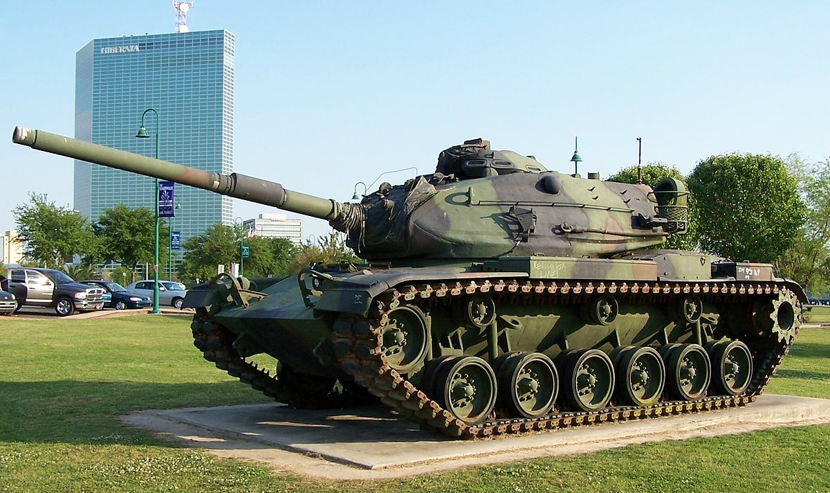 1200px-American_M60A3_tank_Lake_Charles,_Louisiana_April_2005.jpg