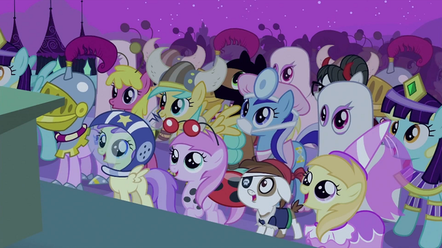 640px-Crowd_watching_S2E04.png