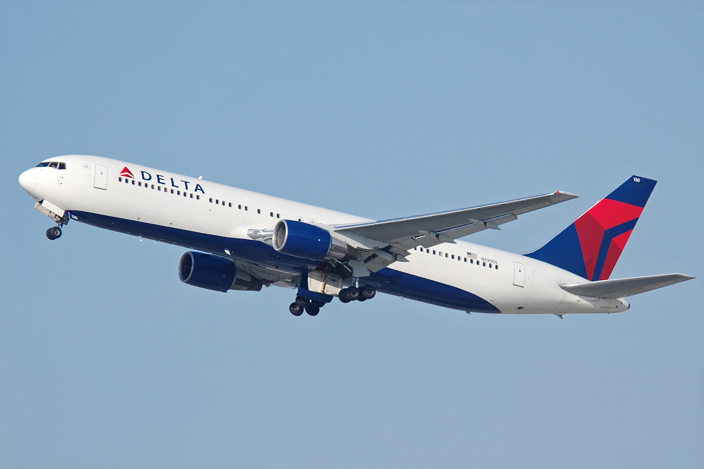 Delta_Air_Lines_B767-332_N130DL.jpg