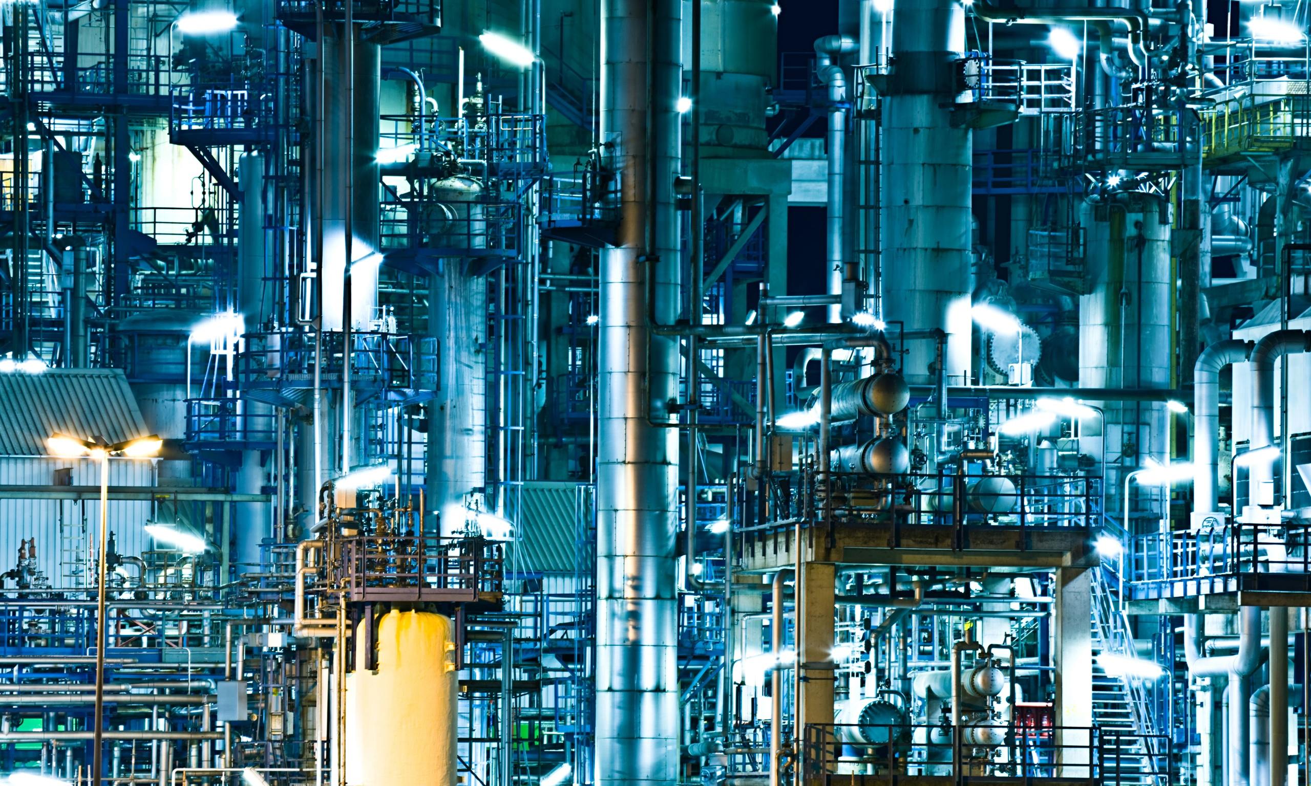 Oil-refinery-014.jpg