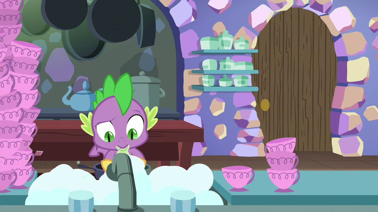 Spike_washing_teacups_in_the_kitchen_S7E