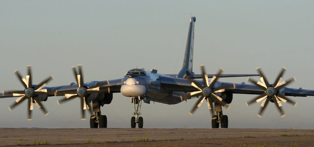 Tupolev_Tu-95.jpg