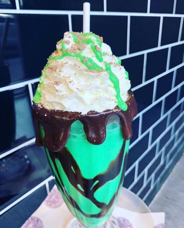 Image may contain: dessert and food