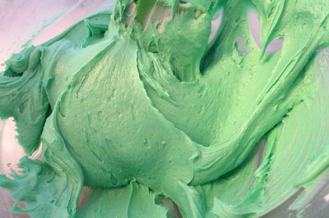 best-mint-buttercream-frosting-green.jpg