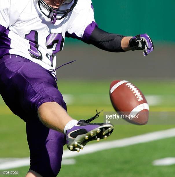 football-kicker-picture-id170617000?s=61