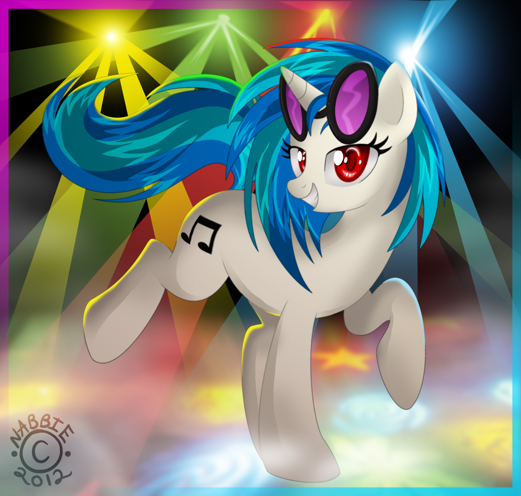 Dancing with Vinyl Scratch by NabbieKitty