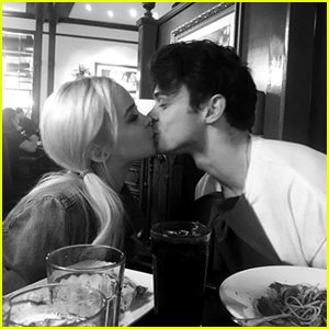 dove-cameron-cute-msg-thomas-anniversary