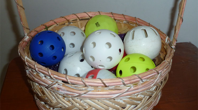 easter_basket_plastic_balls.jpg