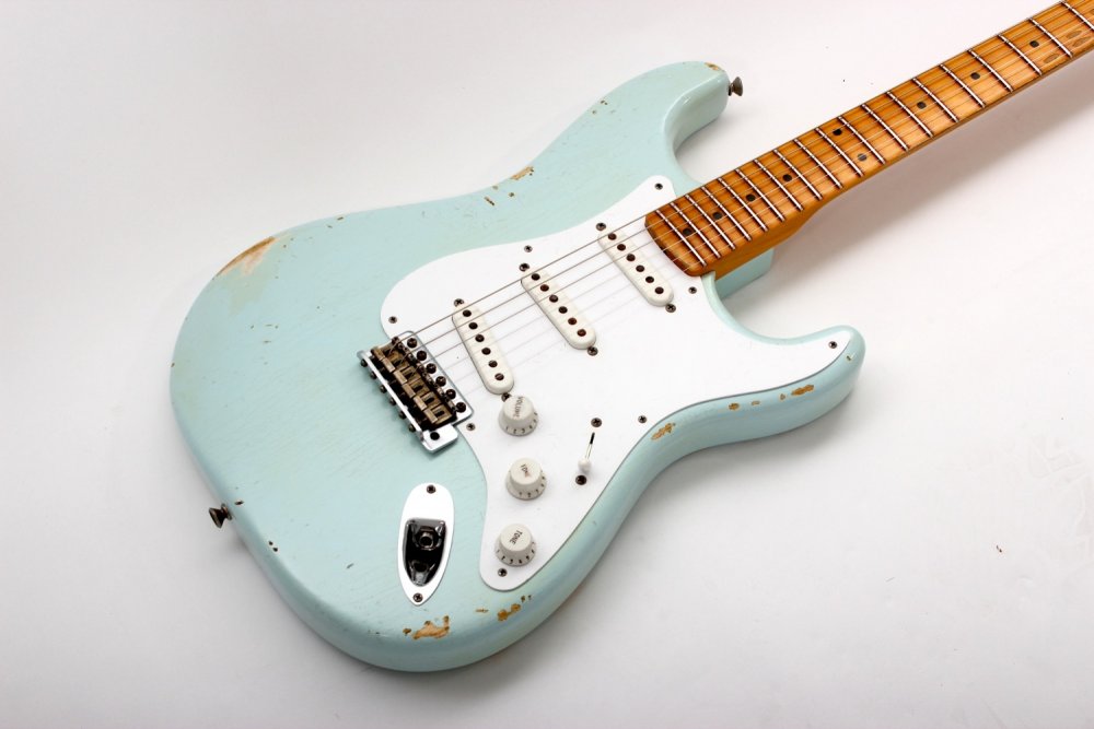 fender-custom-shop-1954-stratocaster-relic-sonic-blue-330531.jpg