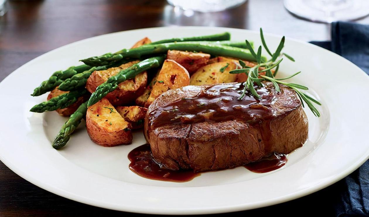 filet-mignon-with-garlic-rosemary-sauce-