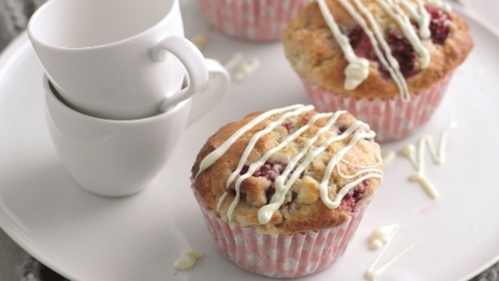 raspberry-and-white-chocolate-muffins.jp