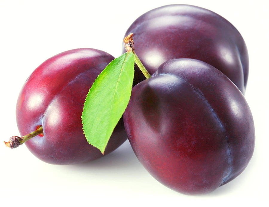 red-ripe-plum-fruit-closeup-lanjee-chee.