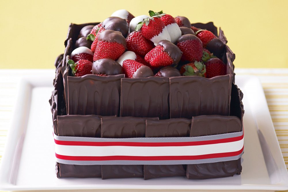 Image result for chocolate strawberry cake