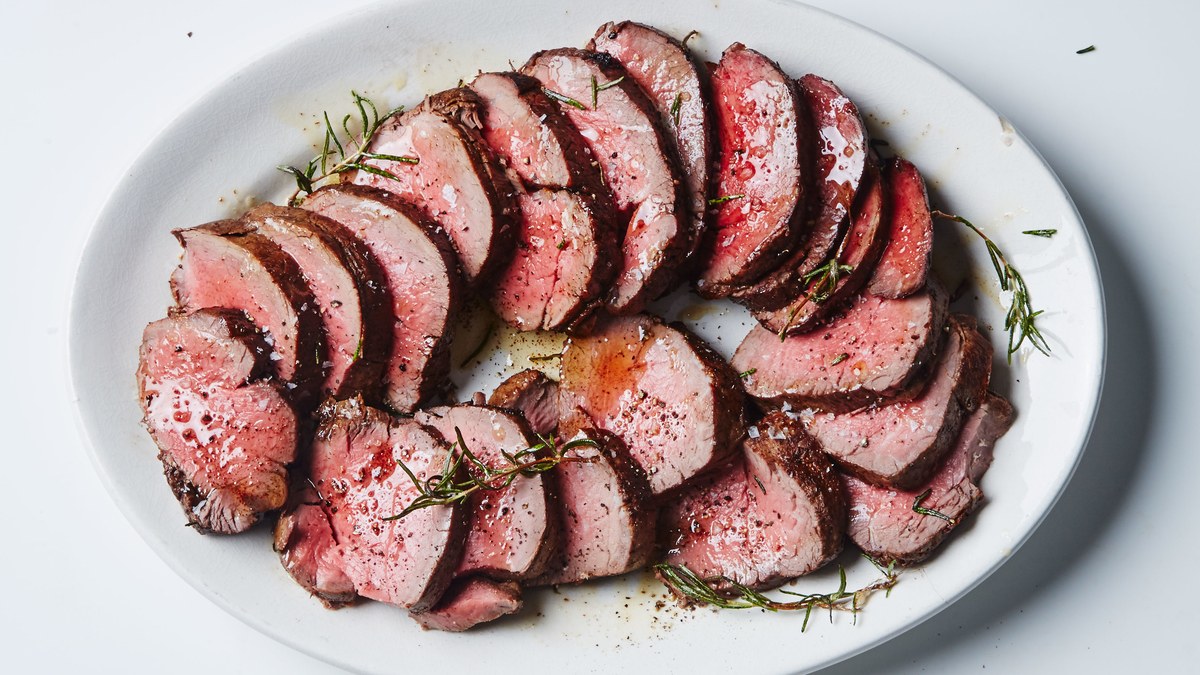 roast-beef-tenderloin-with-garlic-and-ro