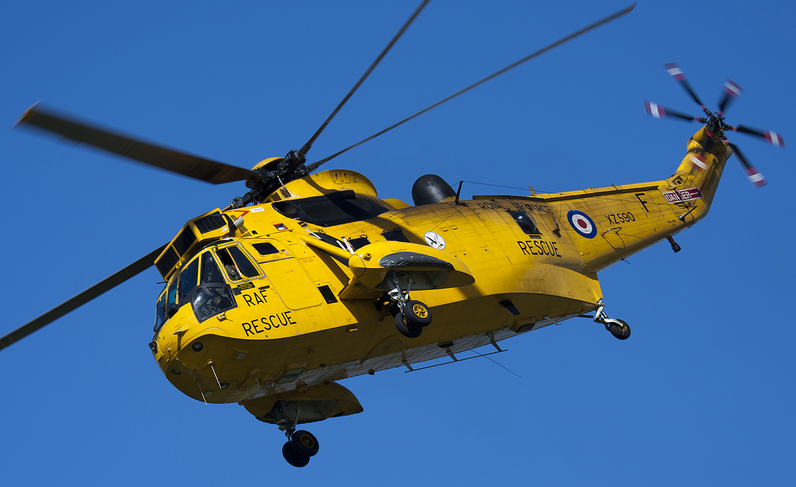 sea-king-har-3-xz590-f-202-sqn-kin-fd-21