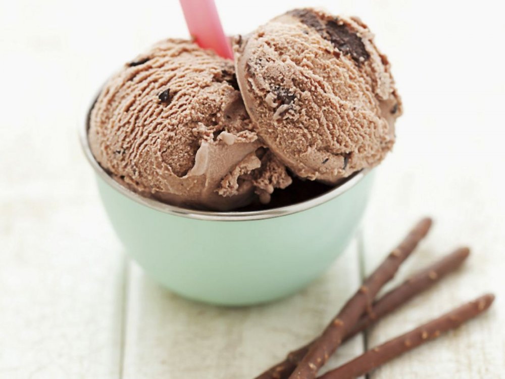 Simple Chocolate Frozen Dessert recipe | Eat Smarter USA