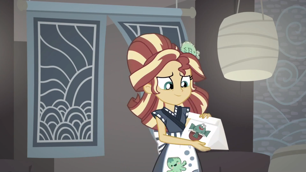 sunset_shimmer_carrying_her_sushi_bag_by