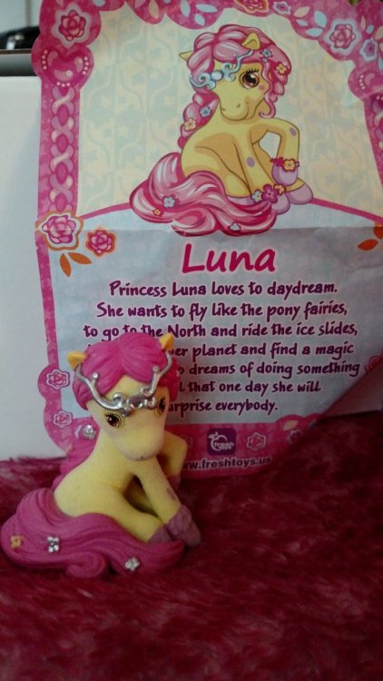 pretty_princess_luna_by_littlekunai-db4wglw.thumb.jpg.663722655d5217bc838fd55416b0d3a8.jpg
