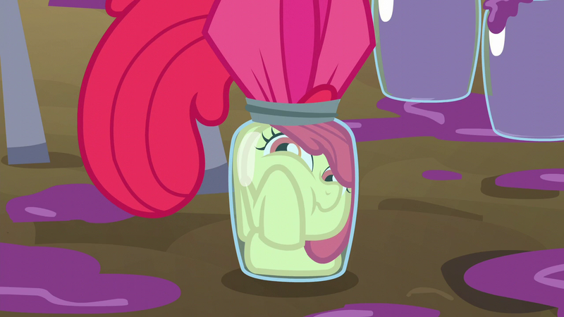 Apple_Bloom_squeezed_into_a_jar_S5E17.png.ef84b914784bf1e6b69db1f54e50ceb4.png