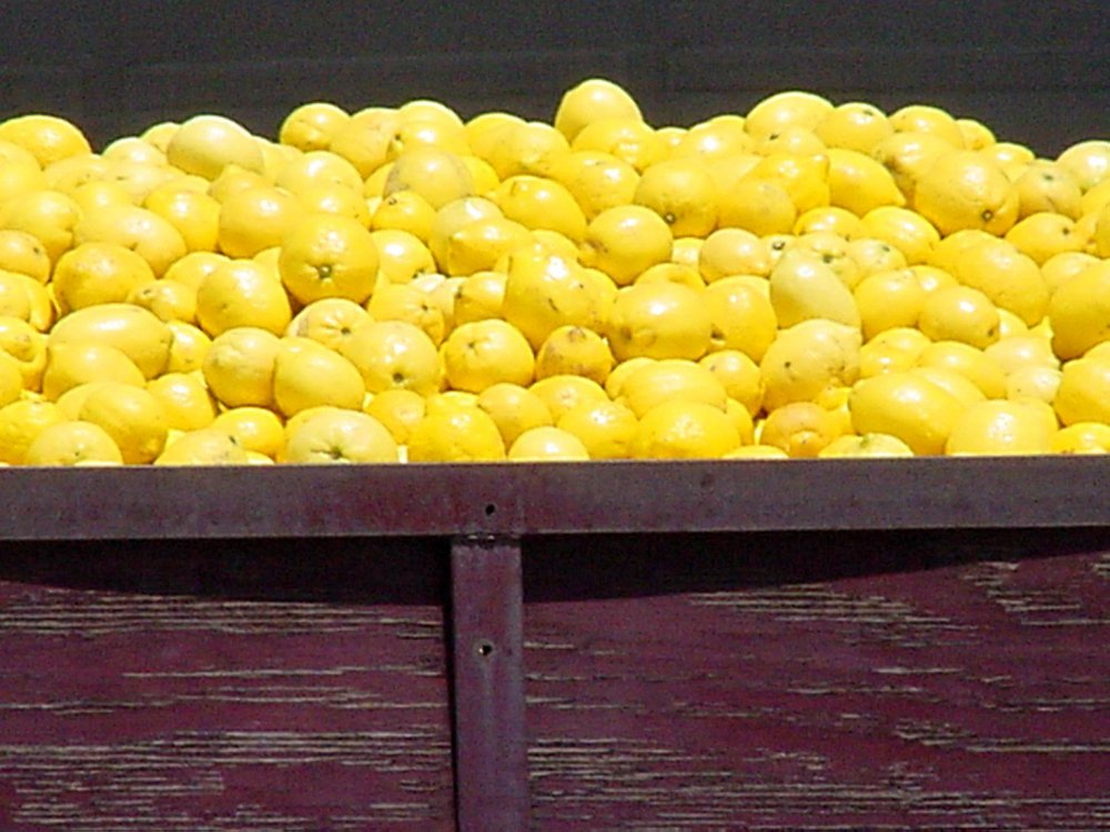 truck-of-lemons-1501432.jpg