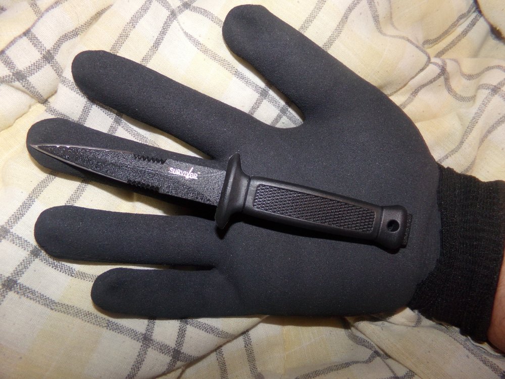 Survivor Boot Knife Size Idea 3.JPG