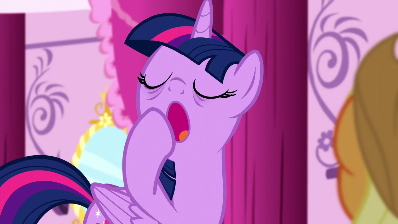 Twilight_yawns_in_the_middle_of_her_letter_S5E13.png