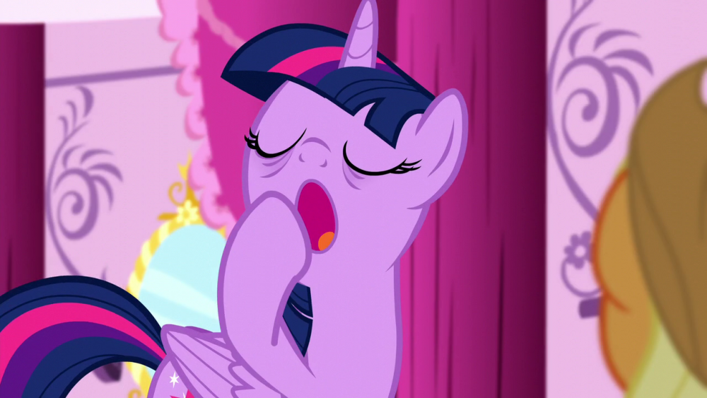 Twilight_yawns_in_the_middle_of_her_letter_S5E13.thumb.png.df816fff30fe725de37af7f64dbfc734.png