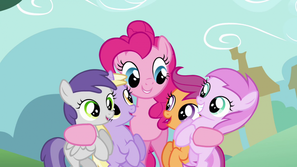 Pinkie_Pie_hugging_fillies_S2E18.thumb.png.e787fa1bfdde4595d4a202a281e68d14.png