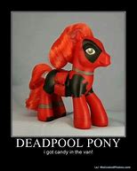 deadpoolpone.jpg.e125db1cbf9babc218c388d9b6567a55.jpg