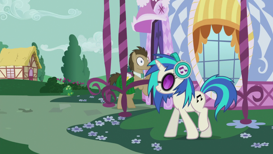 Dr._Hooves_sees_DJ_Pon-3_S5E9.png.47b32730d129c0e6eaed1b498b01aaaa.png