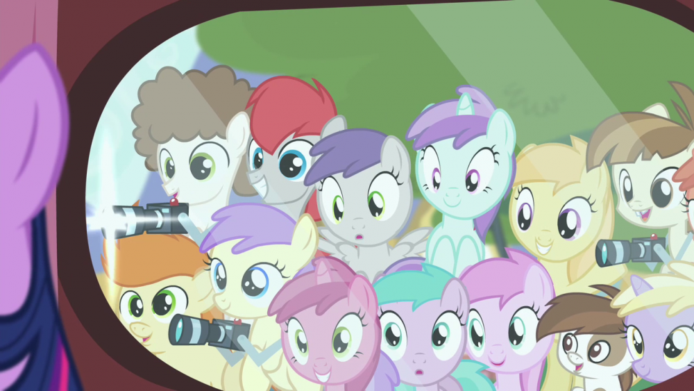 Foals_looking_at_Twilight_and_taking_pictures_S4E15.thumb.png.84fe5fe214f4b7ed0c29207aeb818d7c.png