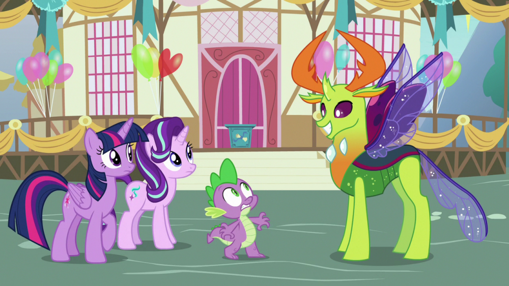 Spike_surprised_to_see_Thorax_in_Ponyville_S7E15.png