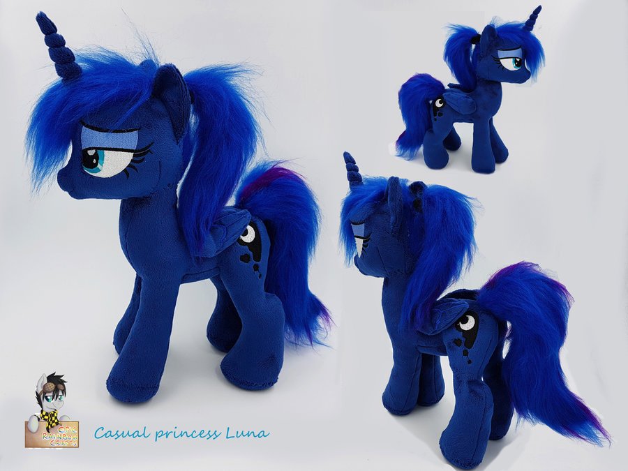 casual_princess_luna___with_faux_fur_by_epicrainbowcrafts-dbsl4p7.jpg.88a44a0012c88378883cd7ca1aa21afc.jpg