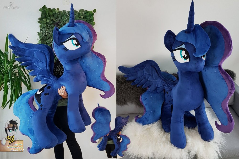 lifesize_standing_princess_luna_swarovski_crystals_by_epicrainbowcrafts-dbxz6hv.thumb.jpg.704d3f1e50a0881590d9cd0a3c362bcd.jpg