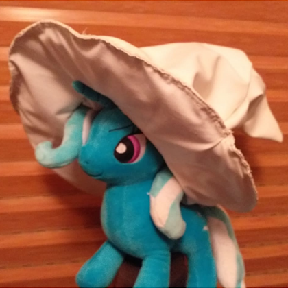 Trixiehat.png.25146c8f3bc554405232a7262afe7d52.png