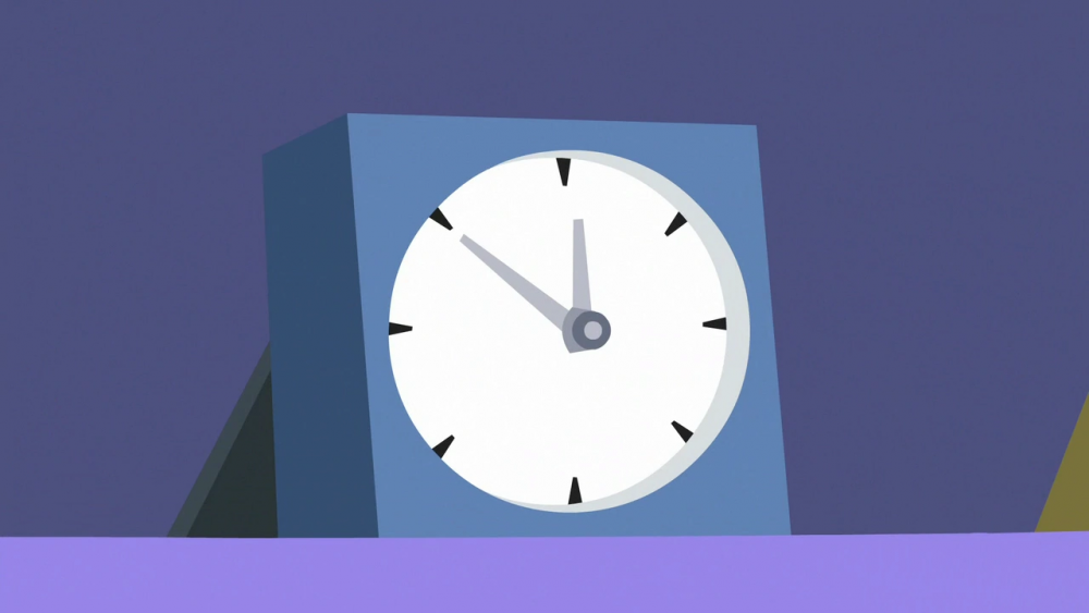 Close-Up on Spike's Shelf Clock S09E19