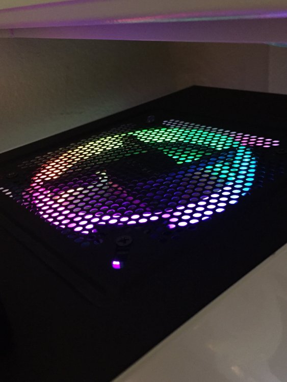 rgb case fan top.jpg