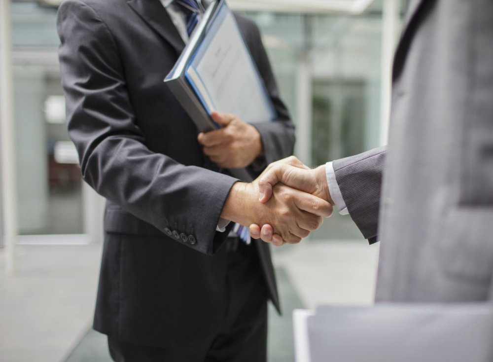 Firm-handshake-GettyImages-521811101-58db29763df78c5162605f22.thumb.jpg.d20b86a335fa68f51629e7bd3d56d2a9.jpg