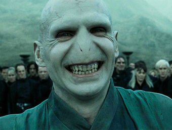 Voldemort-smiling.jpg.11f70cb416036f346a50b78a7af9e0b2.jpg