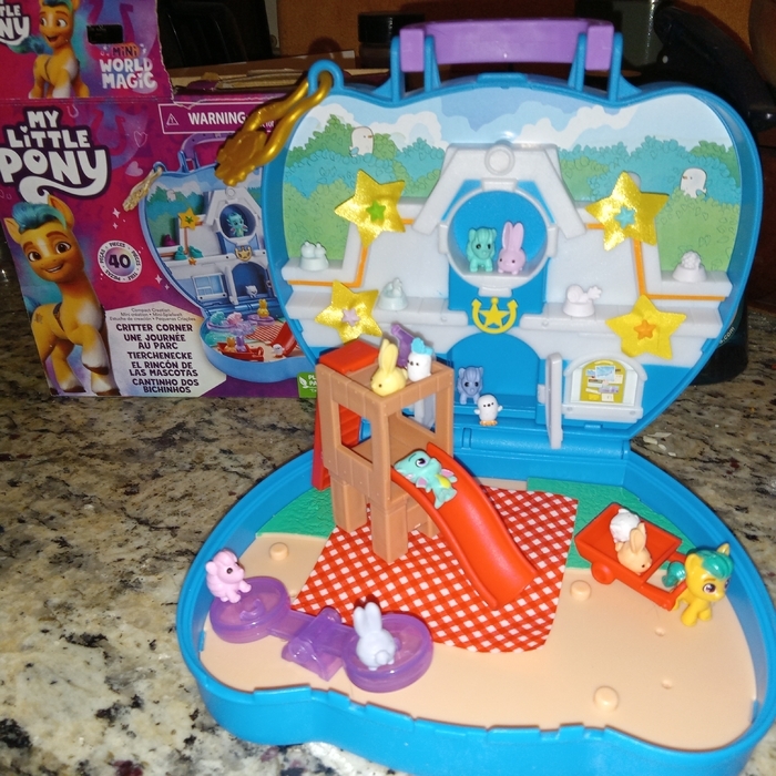 My Little Pony Toys Mini World Magic Critter Corner Compact