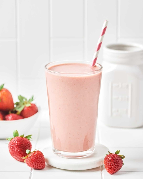 Strawberry-Milk01255_EMILY-MILLER-1.thumb.jpg.6f77b0f4224035f09fa725520e080298.jpg