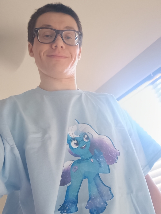 CometShirt.thumb.jpg.8ed7013505e2036b84ac0905290110c4.jpg