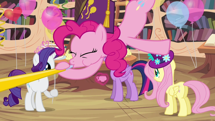 Pinkie_Pie_blowing_party_horn_S4E04.webp