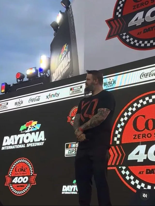 kevin-owens-slimmed-down-a-considerable-amount-v0-VvshCnBso3Qe2RDMPMFwqOVwsrN9yQqZbZoknOVvMRs.jpeg.thumb.webp.b4819eca92994387d3f8966bd47cf6de.webp