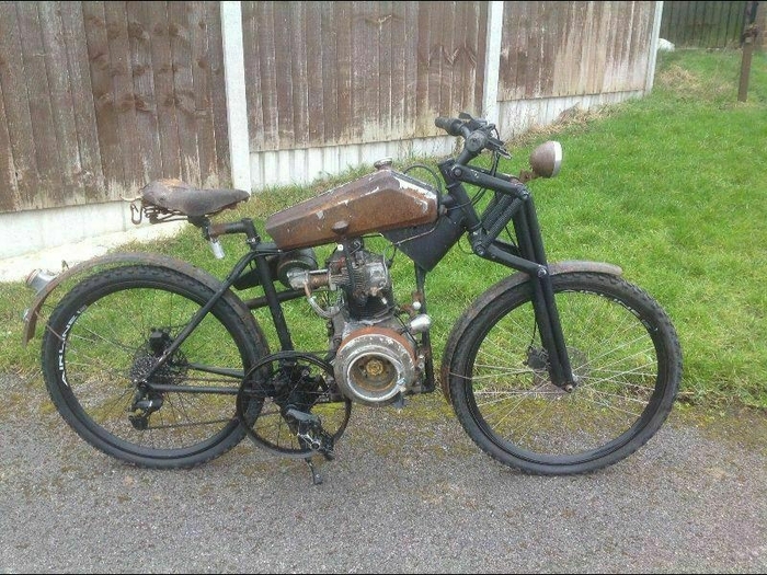 FARNSLEY-WAZZOCK-THUNDERBLAST-MKI-VELOCIPEDE1.thumb.jpg.5bd762f86bc1ffb3dce985295759159a.jpg